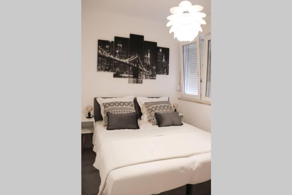 New! Top Apartment, Split View From Above Exteriör bild